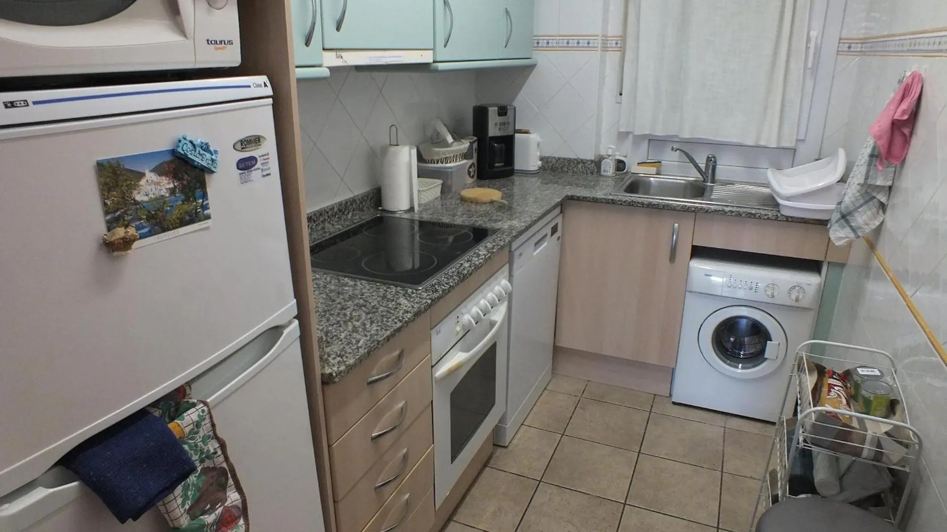 Apartamento Para 6 Personas Con Piscina, A 700M De La Playa - Es-204-14 罗萨斯 0*,  西班牙